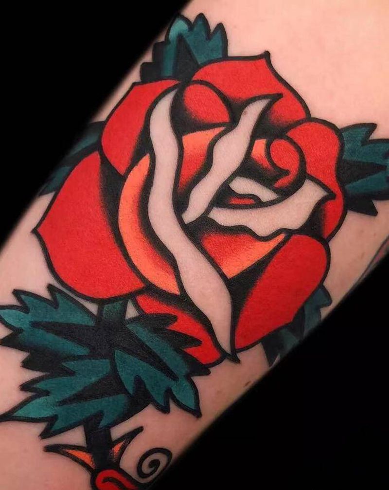 玫瑰纹身图片_手臂Old School玫瑰彩色花纹身图案