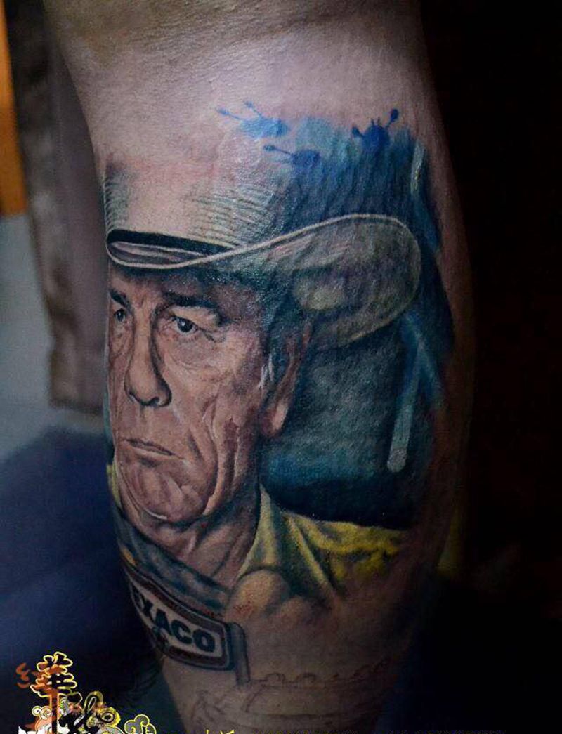 彩色写实纹身图片_脚部腿部欧美写实水彩纹身图案