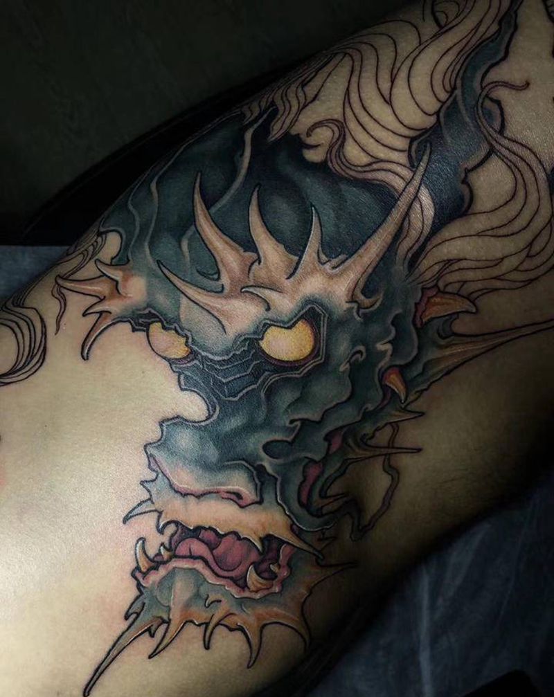 过腰龙纹身图片_新传统纹身图案