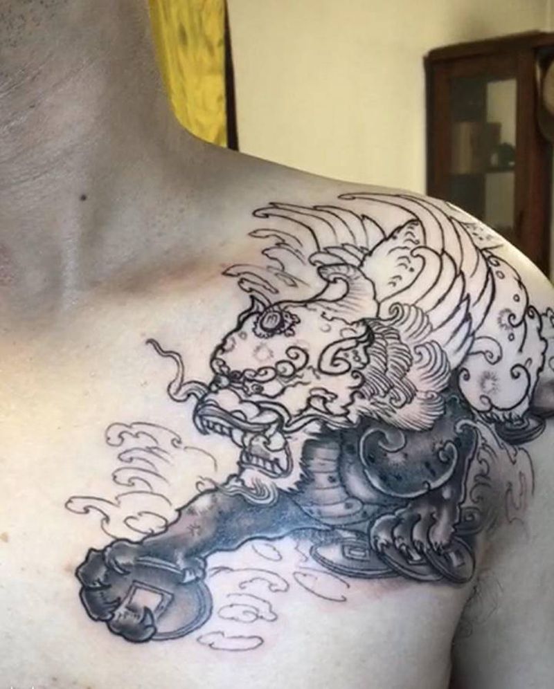 貔貅纹身图片_肩部新传统貔貅纹身图案