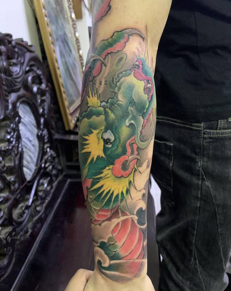 龙小臂纹身图片_手臂手部新传统龙纹身图案