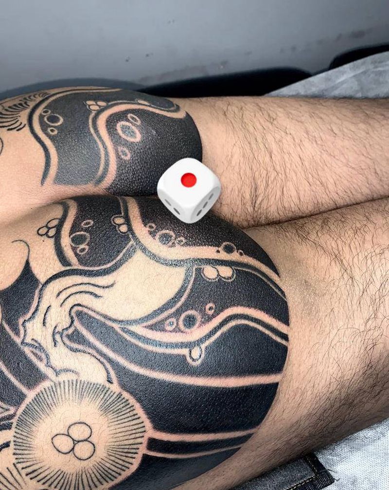 更进度纹身图片_臀部老传统纹身图案