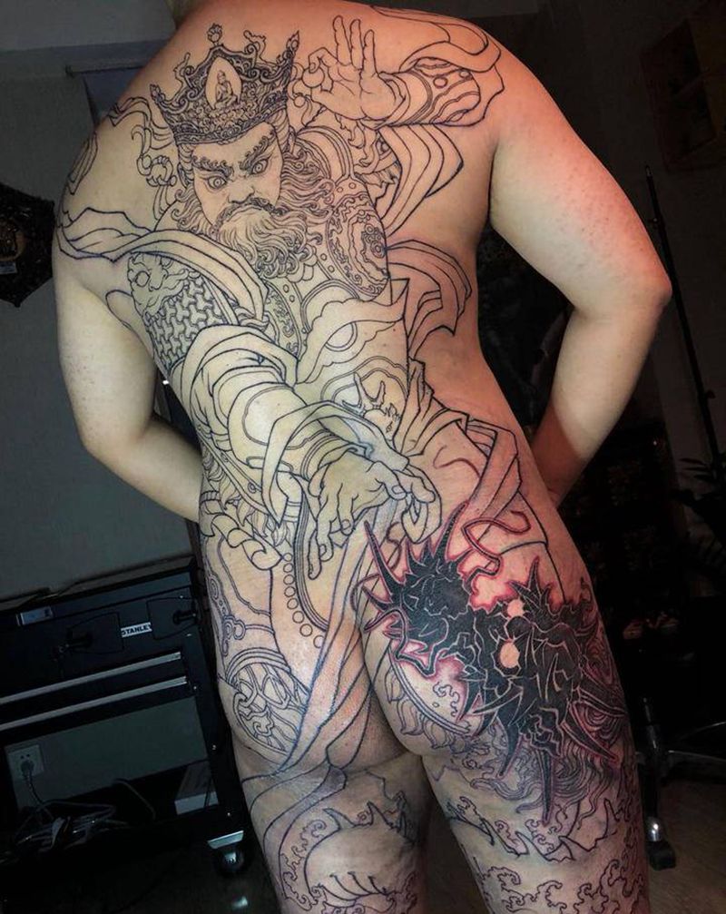 广目天王纹身图片_背部新传统人物神话四大天王纹身图案