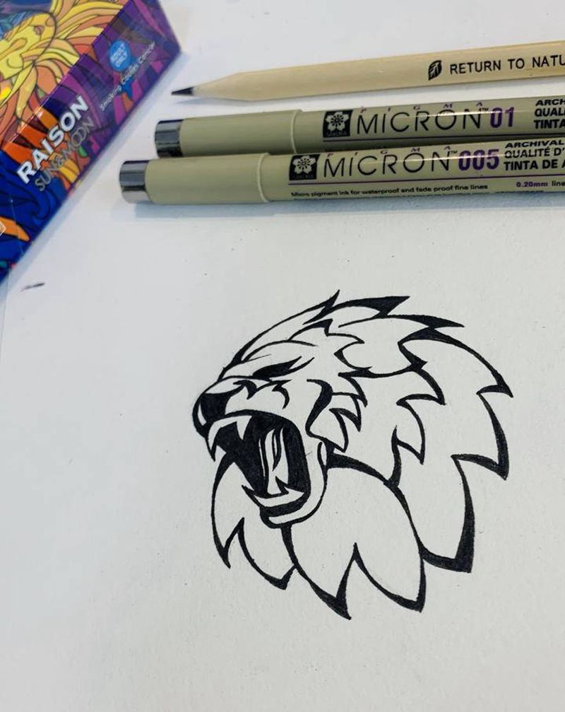 小狮子纹身图片_手臂胸部New School狮子纹身图案