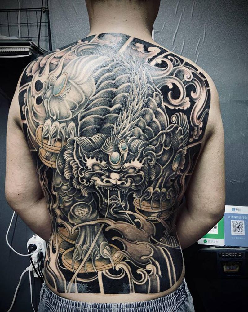 满背貔貅纹身图片_背部新传统满背貔貅新传统纹身图案