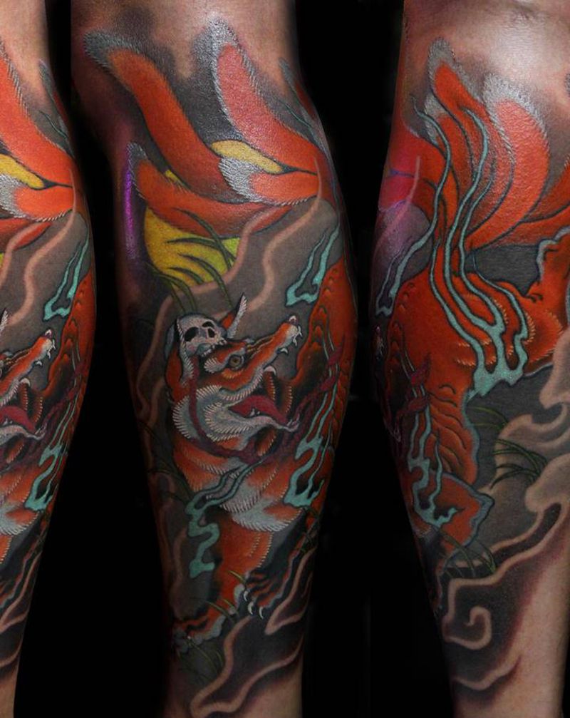 九尾纹身图片_腿部新传统小伟刺青纹身图案