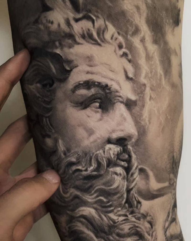 波塞冬窗格写实花臂纹身图片_手臂腿部欧美写实波塞冬圣母原创设计纹身图案