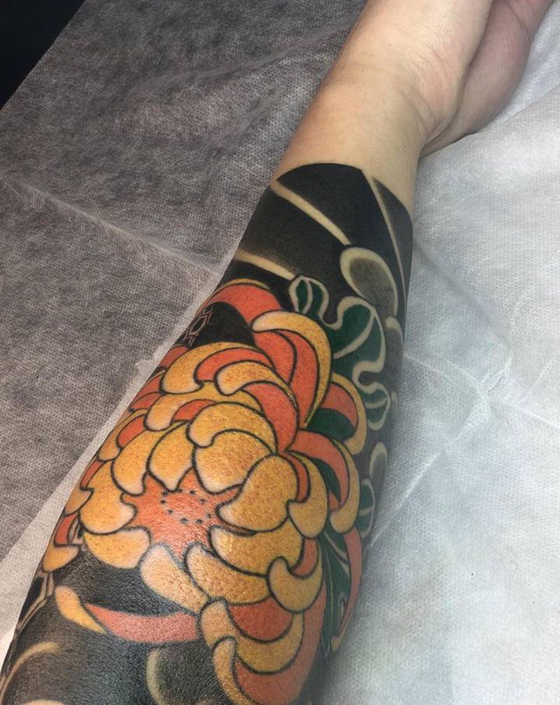 花臂花絮纹身图片_手臂老传统纹身图案