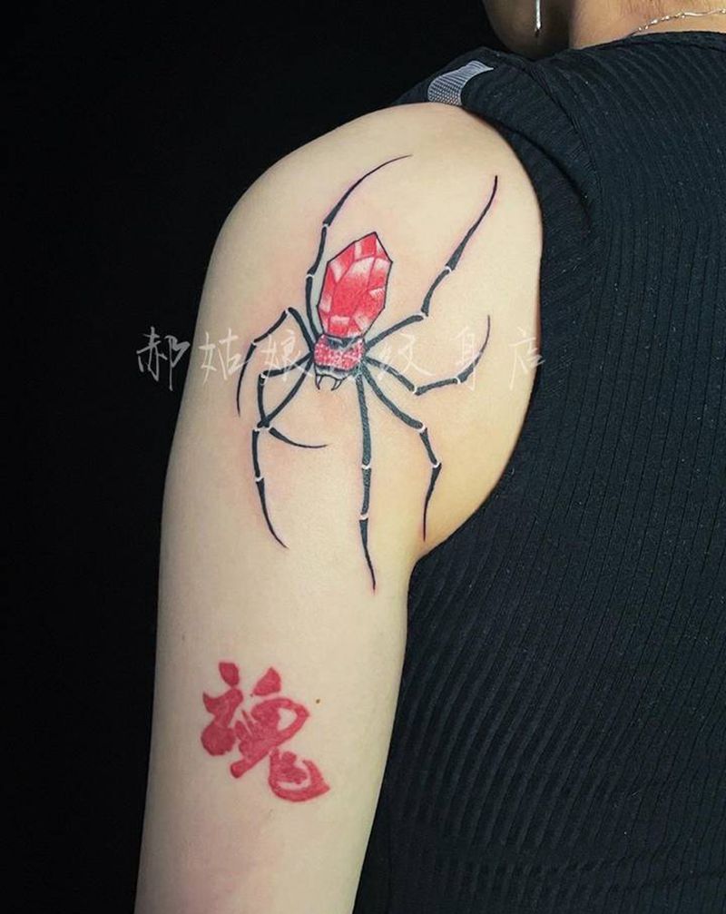 红宝石蜘蛛纹身图片_肩部Old School蜘蛛红宝石钻石纹身图案