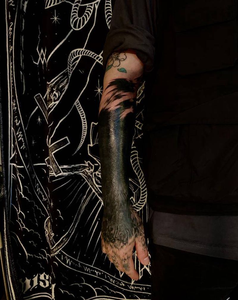 黑臂纹身图片_手臂黒臂纹身图案