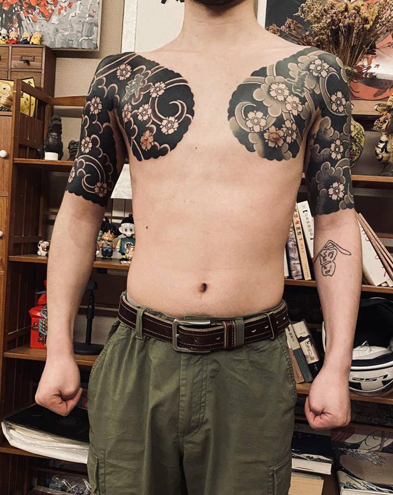 樱吹雪纹身图片_手臂胸部老传统纹身图案