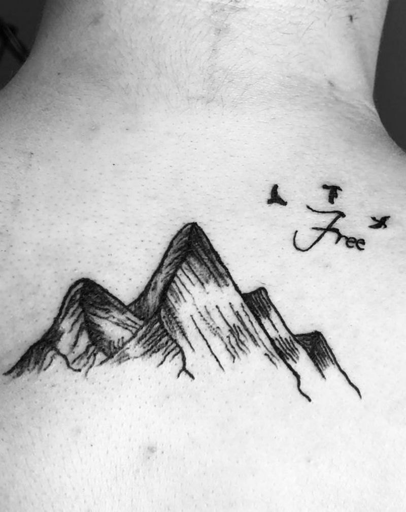 情侣纹身纹身图片_背部几何山情侣纹身图案