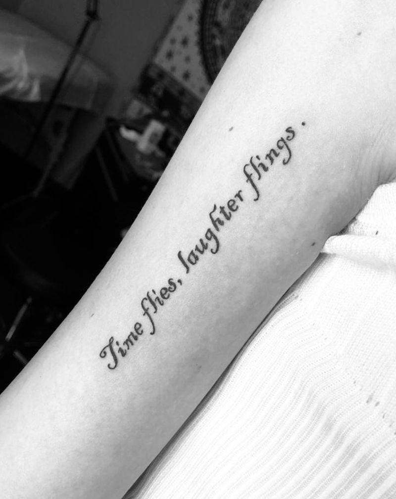 英文字母纹身图片_手臂英文纹身图案