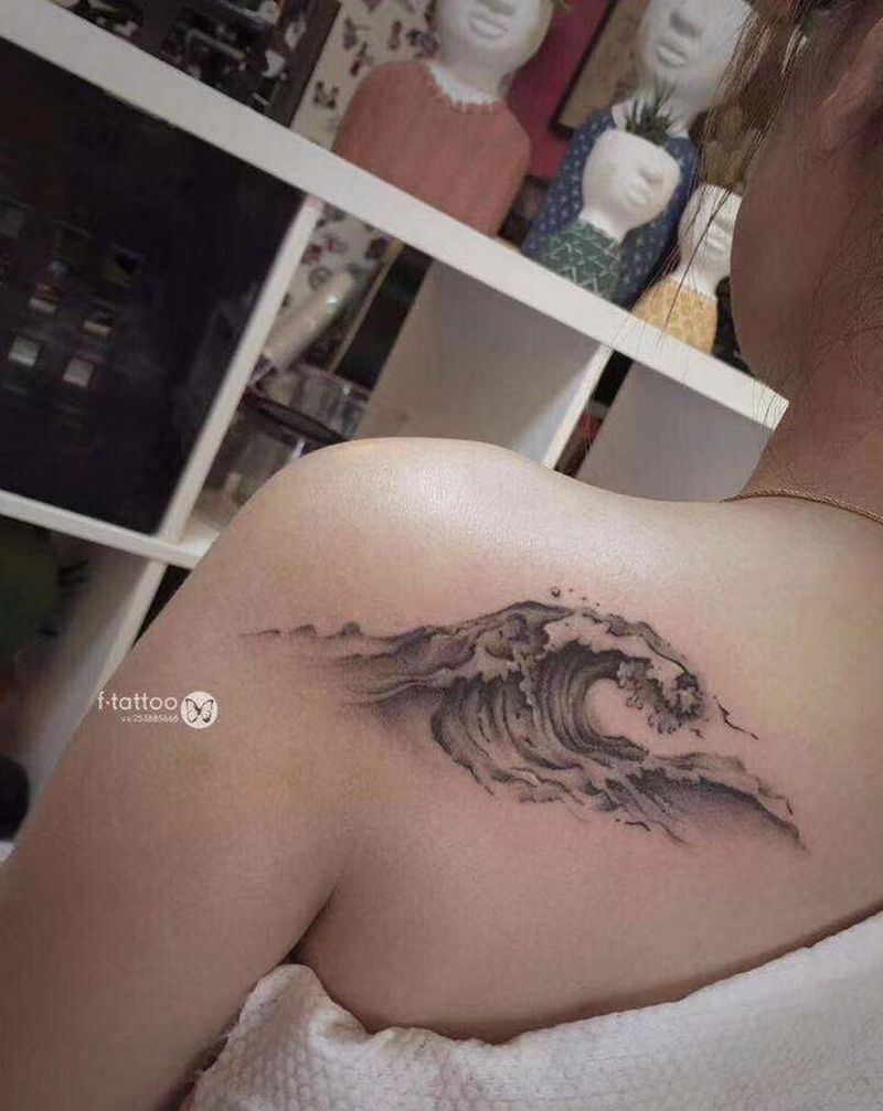 浪花.纹身图片_背部水浪小清新纹身图案