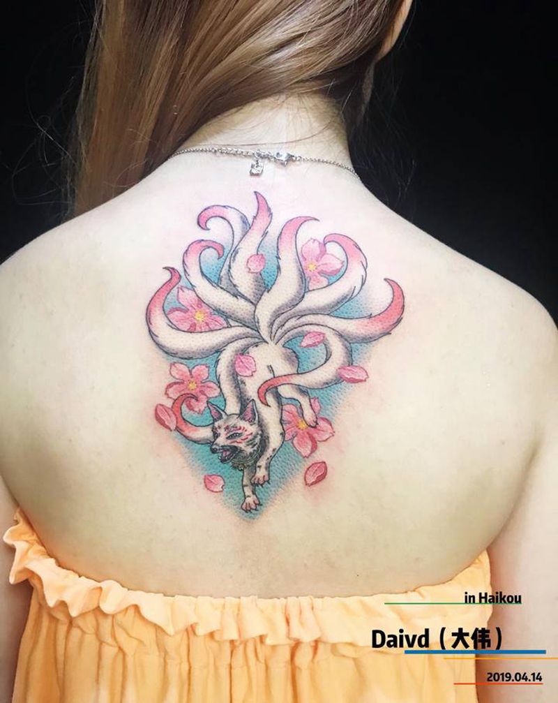 九尾狐纹身图片_背部水彩New School纹身图案