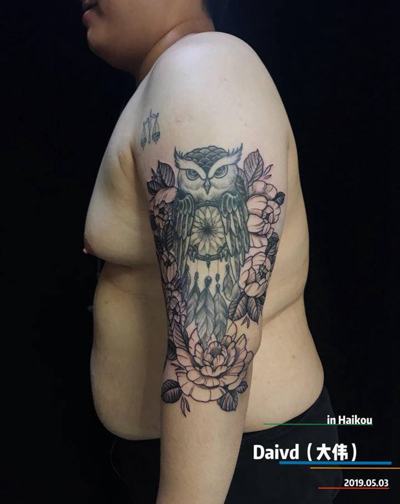 素花添加纹身图片_手臂肩部点刺New School纹身图案