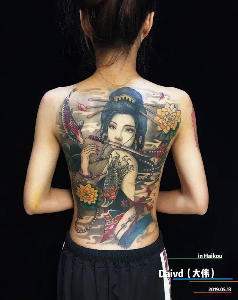 满背艺伎纹身图片_背部新传统纹身图案