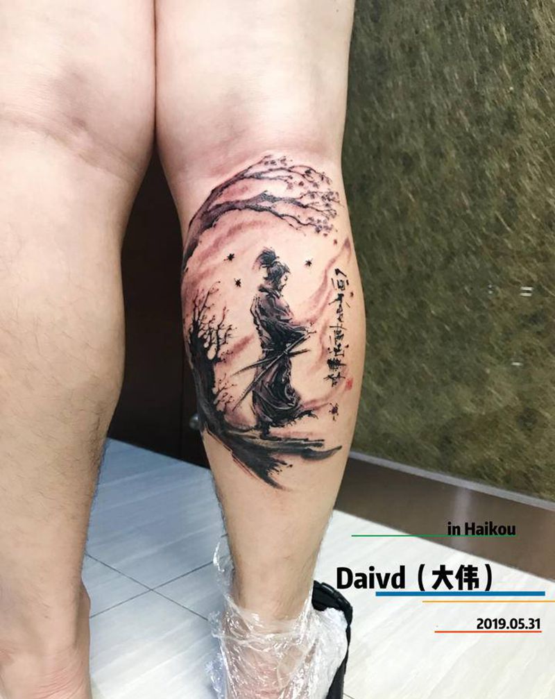 烧脑伤疤遮盖纹身图片_腿部水墨纹身图案