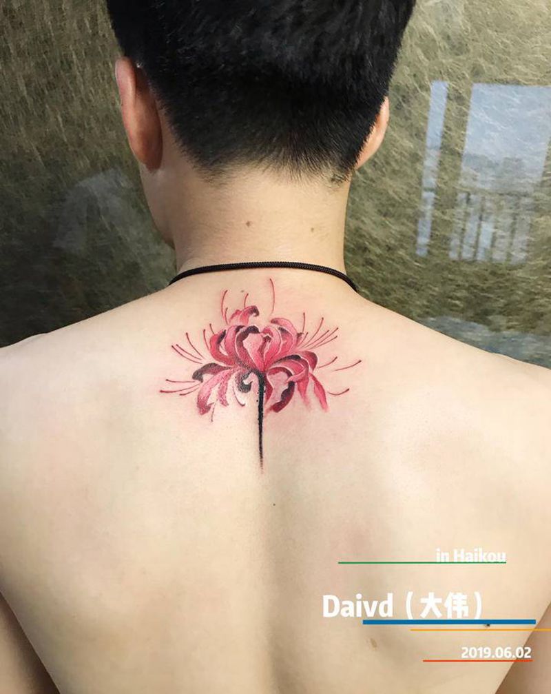 彼岸花纹身图片_背部水彩水墨纹身图案