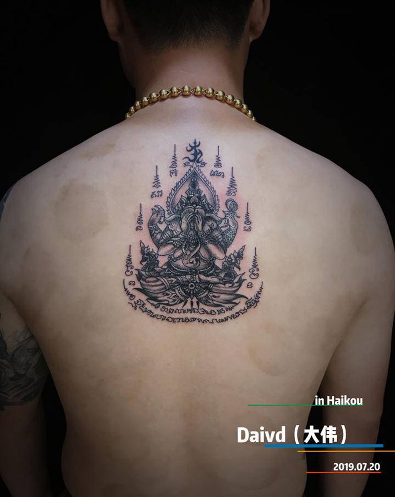 泰国象神纹身图片_背部点刺图腾纹身图案