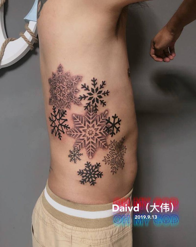 雪花❄️纹身图片_腹部图腾几何纹身图案