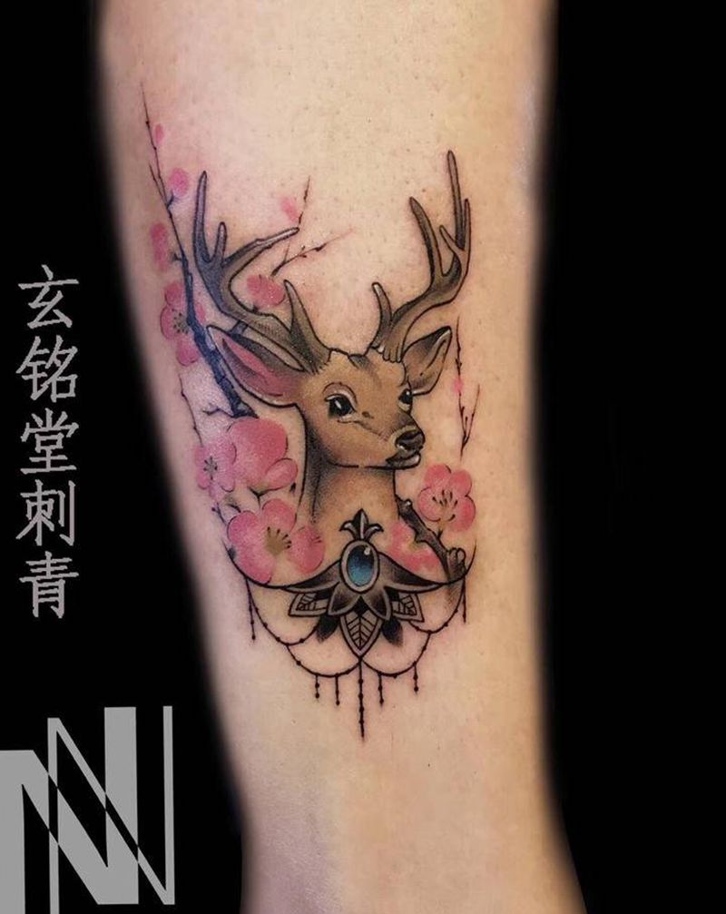 鹿纹身图片_腿部纹身图案