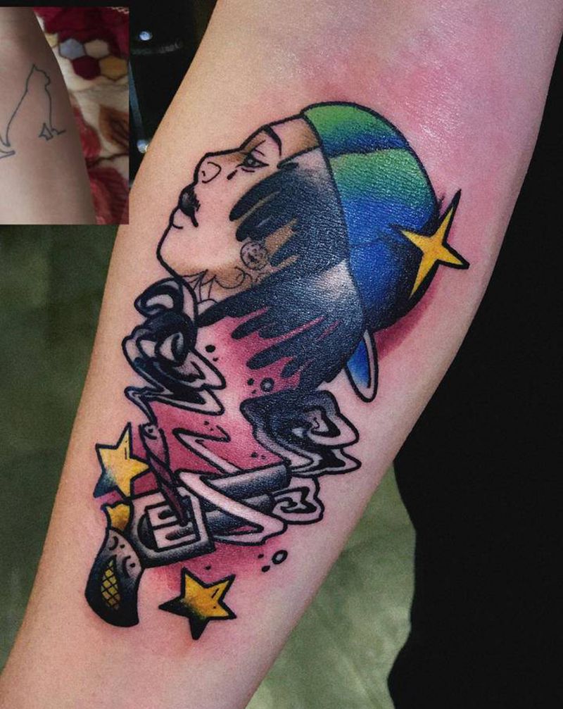 Wiz khalifa纹身图片_手臂Old School遮盖枪原创纹身图案