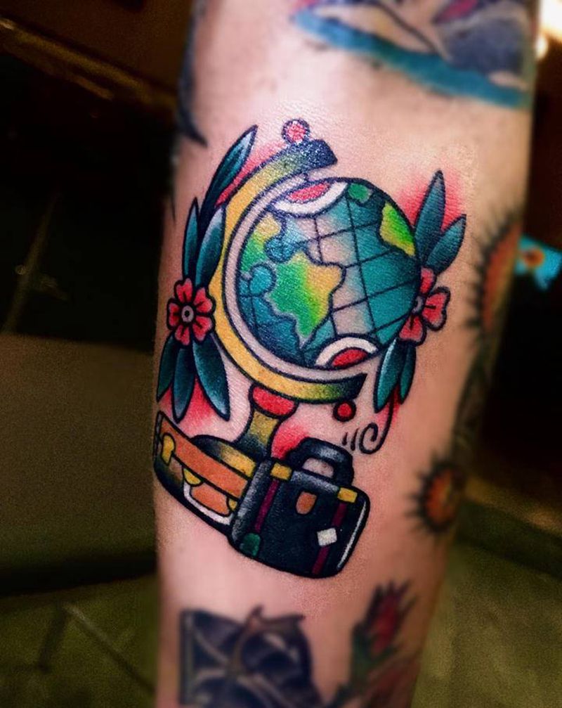 旅行纹身图片_手臂Old School地球仪行李旅行纹身图案