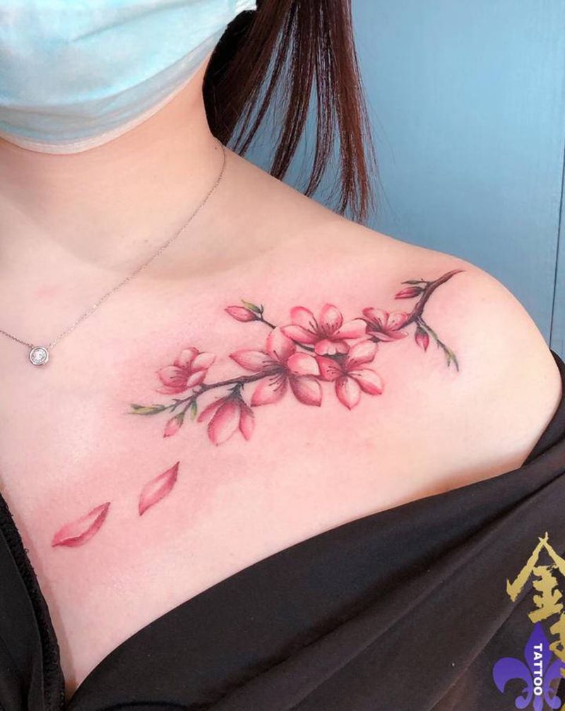 桃花纹身图片_胸部肩部水彩New School纹身图案