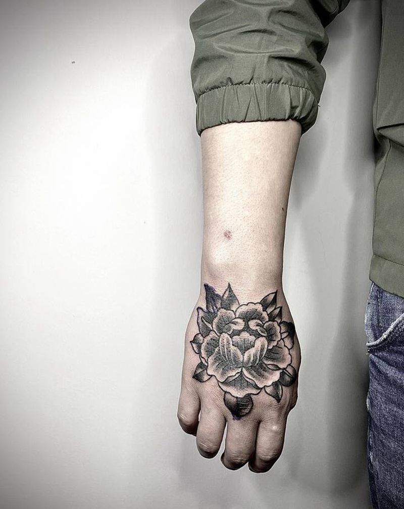 花（遮盖）纹身图片_手部Old School纹身图案