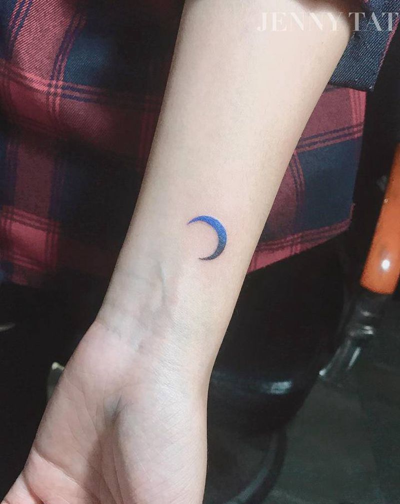 月亮纹身图片_手臂水彩月亮纹身图案