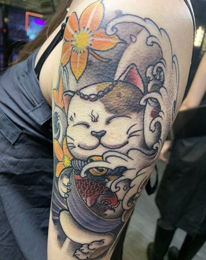 小猫咪遮盖纹身图片_手臂新传统招财猫纹身图案