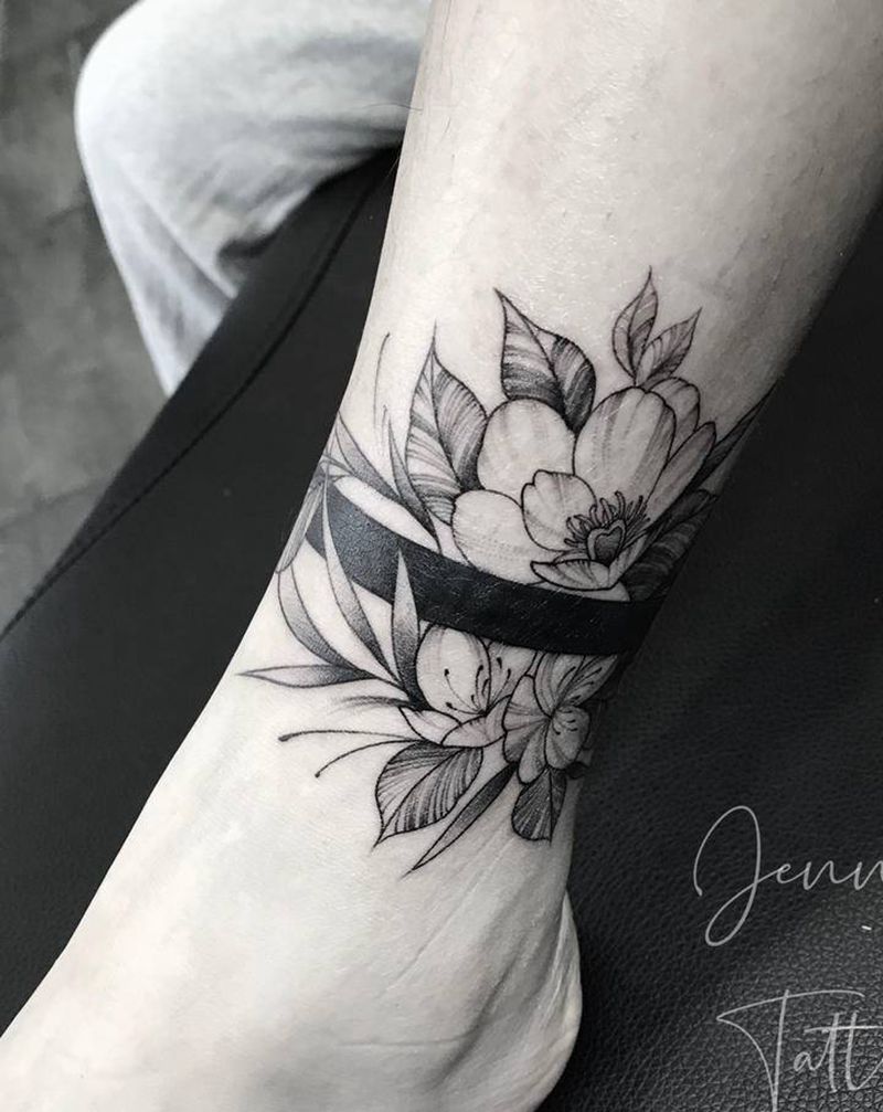 素花遮盖纹身图片_脚部腿部几何点刺素花遮盖腿环纹身图案