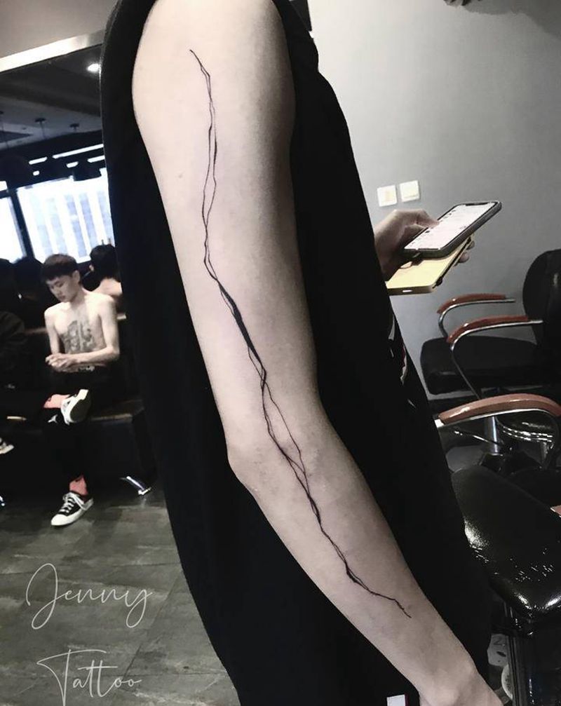 线条纹身图片_手臂水墨纹身图案