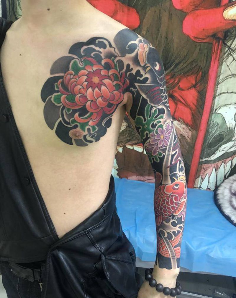 老传统花臂纹身图片_胸部手臂老传统纹身图案