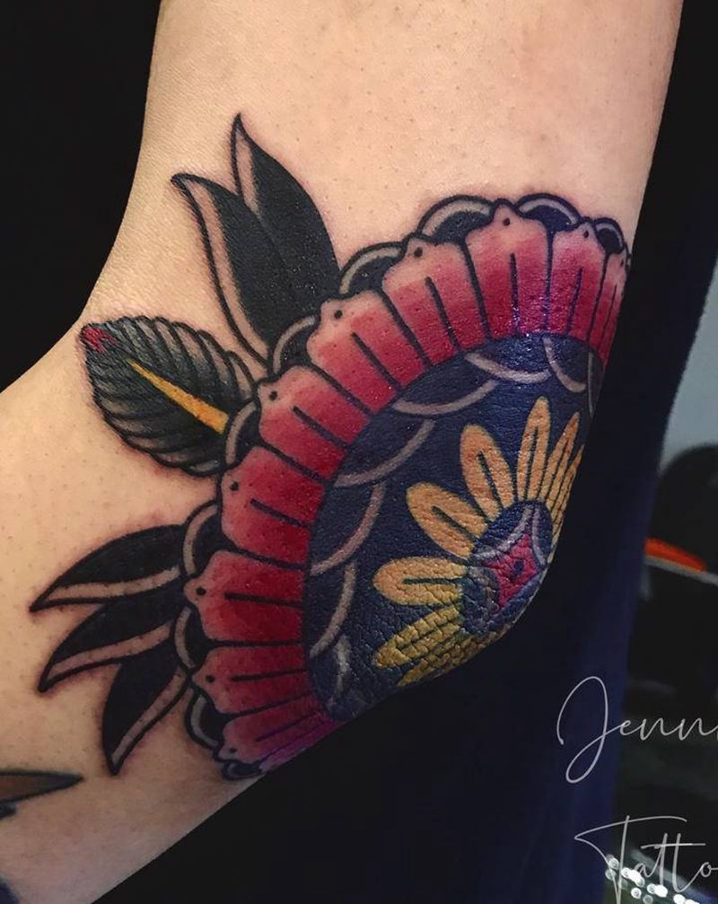 花肘纹身图片_手臂Old School花对称纹身图案