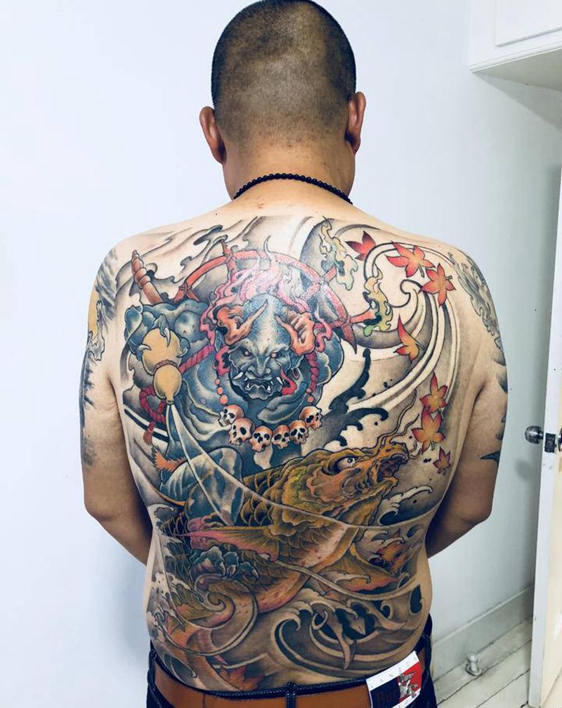 夜叉巡海纹身图片_背部新传统纹身图案