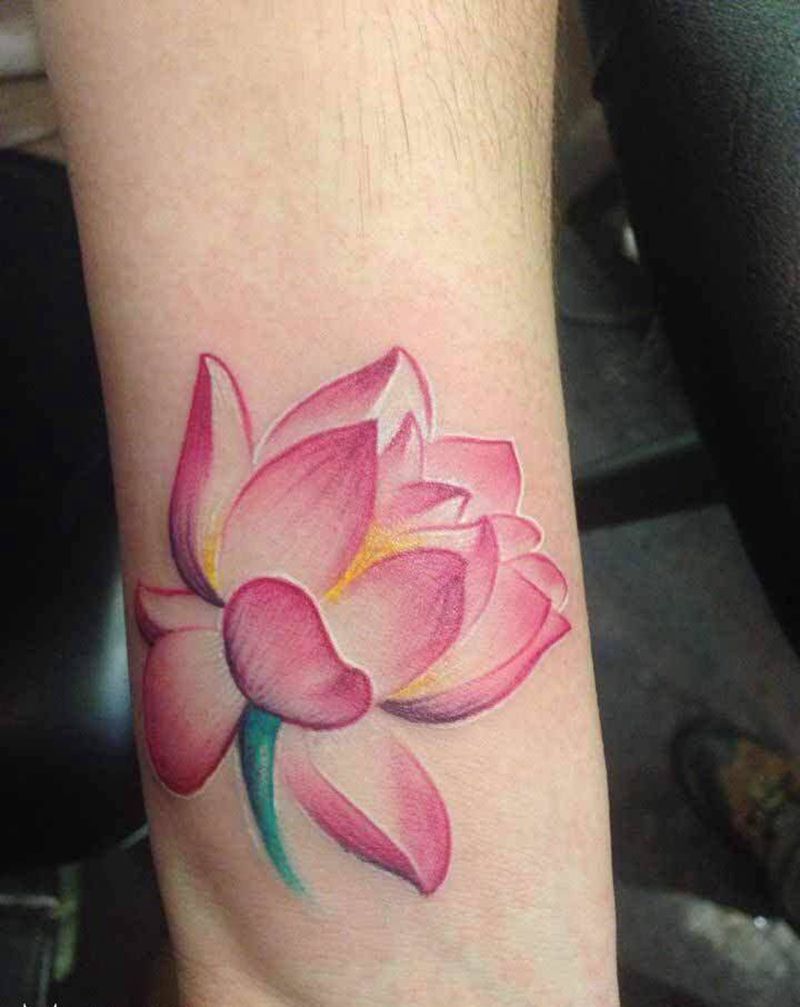 莲纹身图片_手臂水彩纹身图案