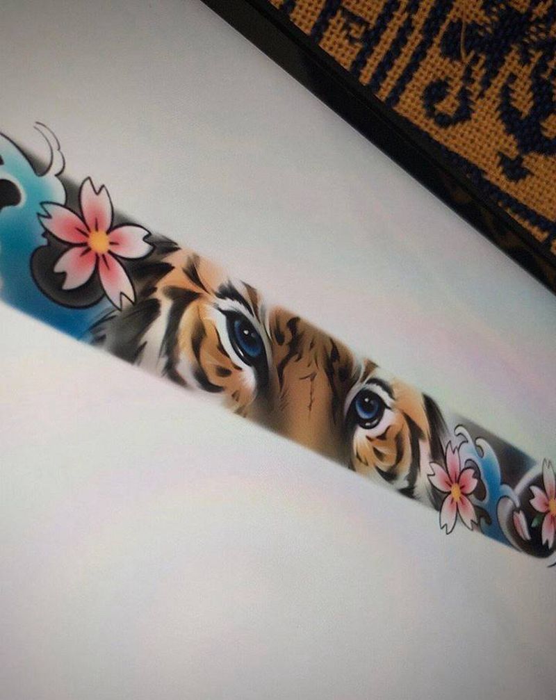 情侣老虎臂环设计纹身图片_手臂腿部新传统老虎樱花臂环纹身图案