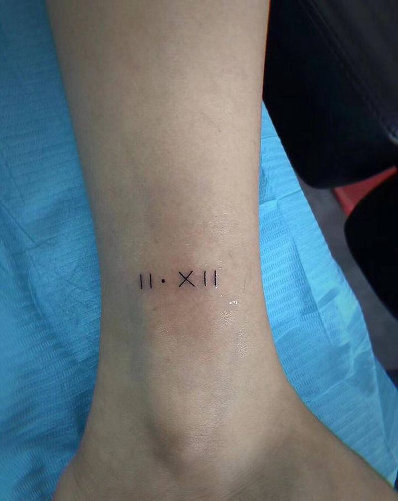 罗马数字纹身图片_腿部脚部新传统几何纹身图案