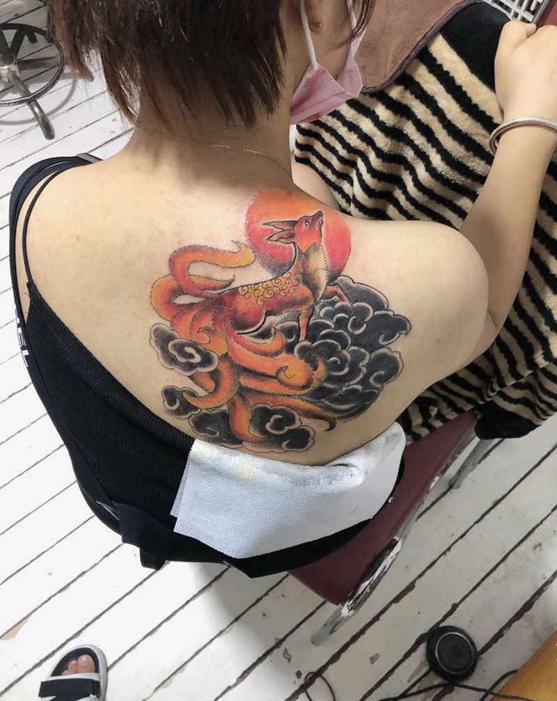 狐狸遮盖纹身图片_肩部背部老传统新传统纹身图案