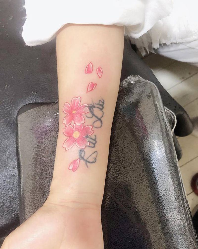 樱花 字母纹身图片_手部手臂新传统老传统纹身图案