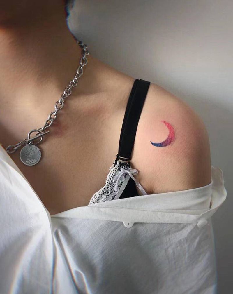 小月亮纹身图片_肩部老传统新传统纹身图案