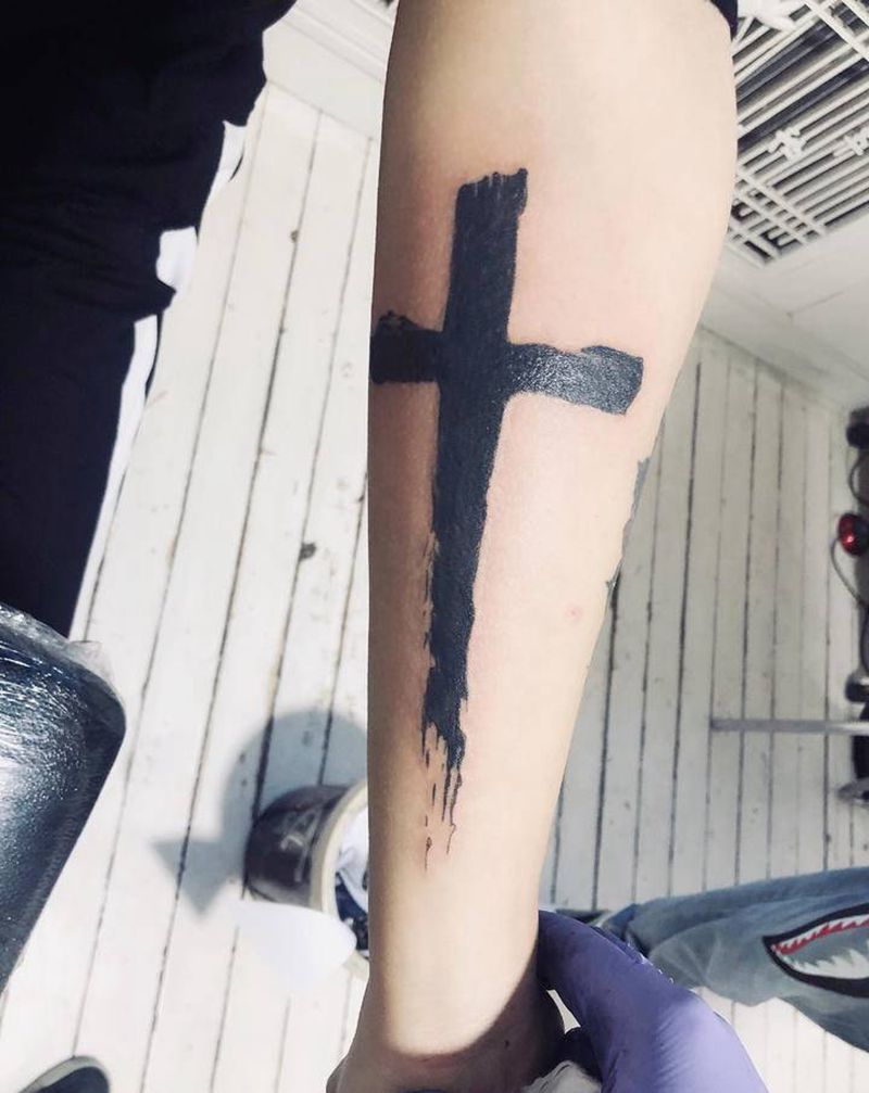 十字纹身图片_手部手臂新传统老传统纹身图案