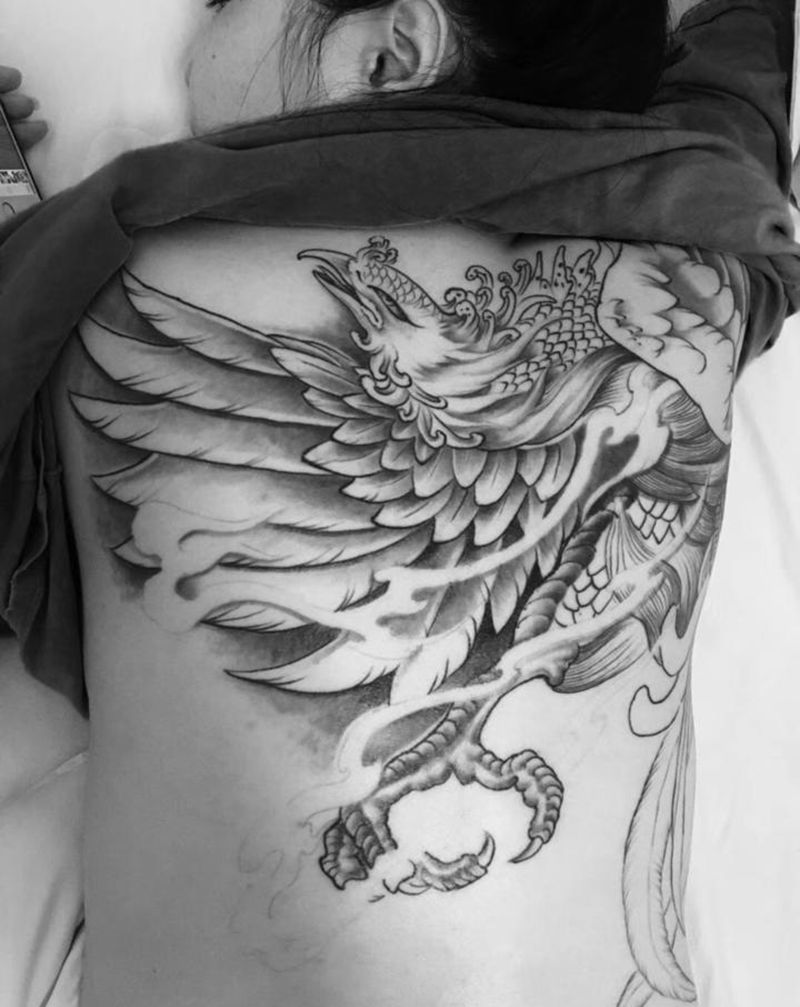 凤凰纹身图片_背部新传统纹身图案