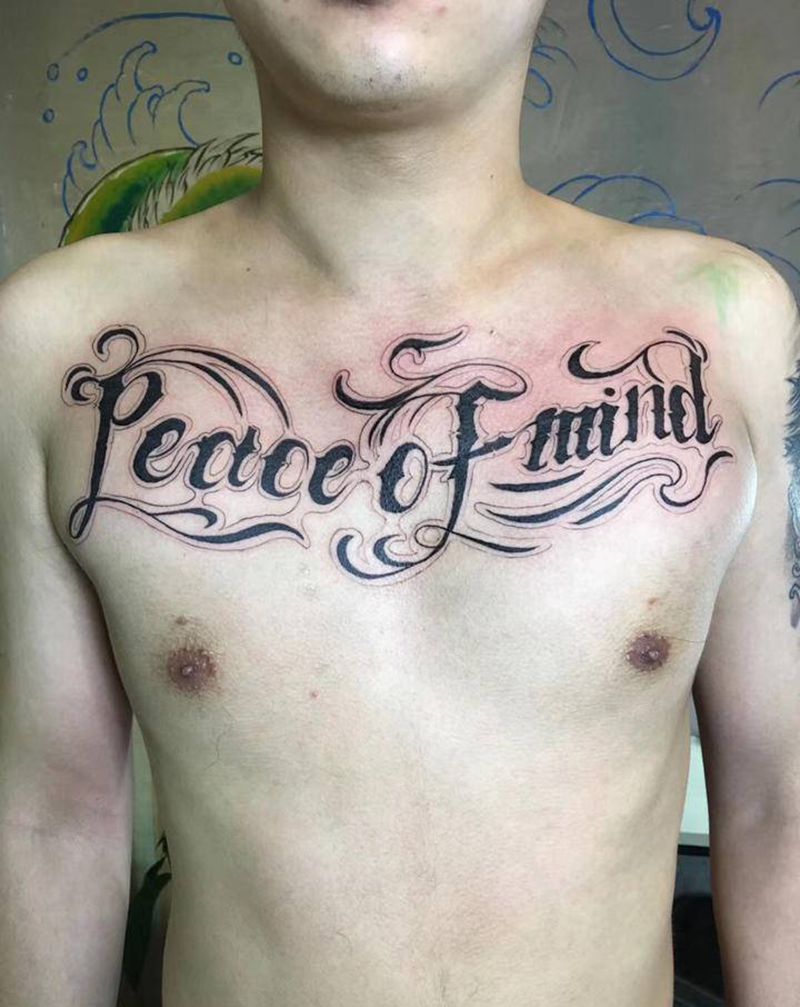 花体英文纹身图片_胸部花体字纹身图案