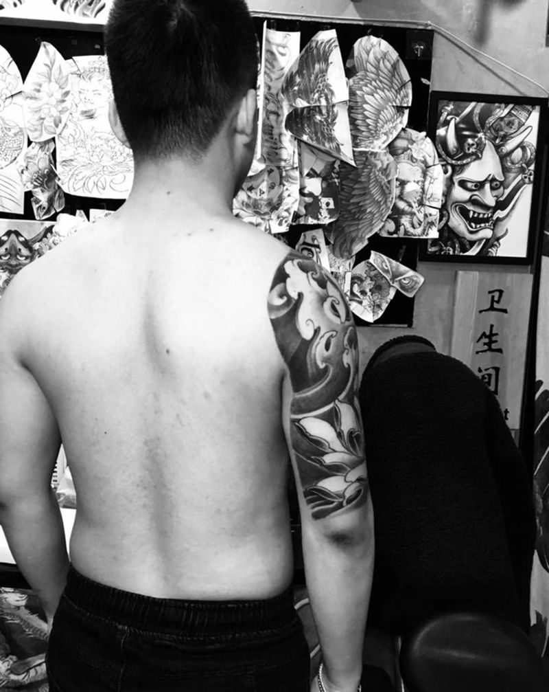 半甲纹身图片_肩部手臂新传统纹身图案