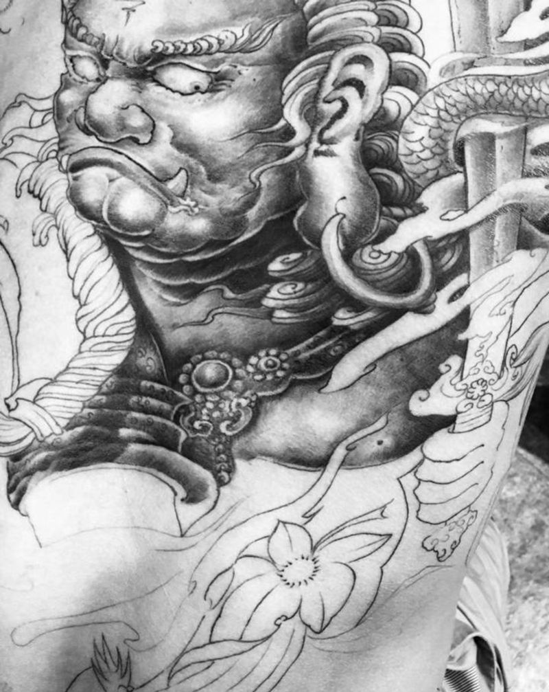 不动明王一角纹身图片_背部新传统纹身图案
