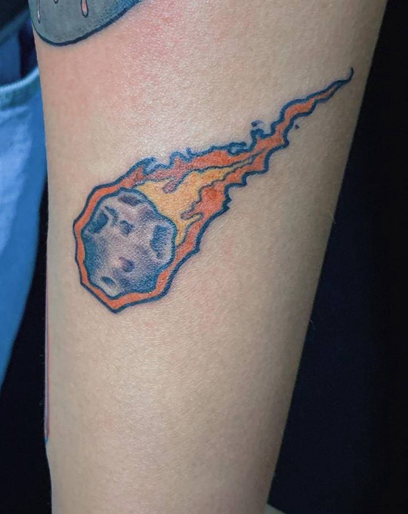 彗星陨落纹身图片_手臂New School彗星纹身图案