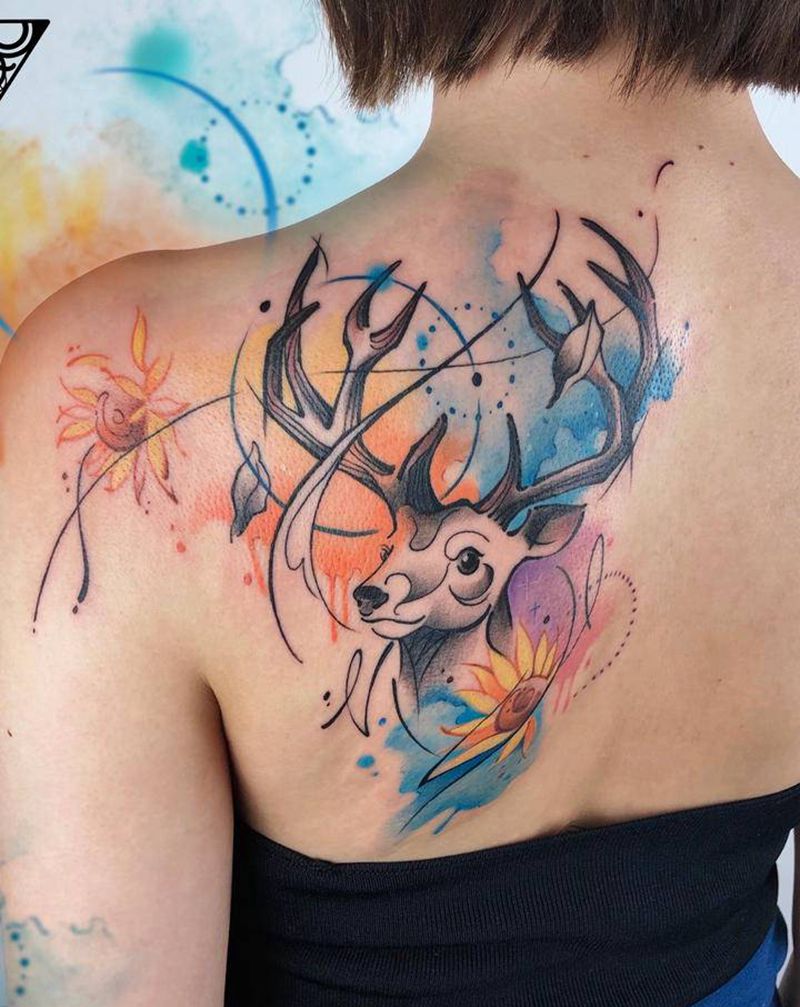 水彩鹿与向日葵定制纹身纹身图片_背部水彩鹿向日葵纹身图案